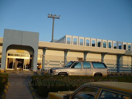 مطار حفرالباطن بالقيصومة